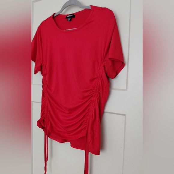 Bye-Bye Sale ❄ Rouge Ruched Top - Picture 3 of 6